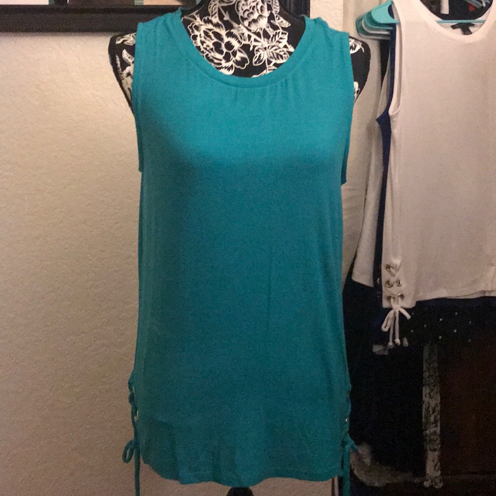 Sleeveless Blouse w/ Ties On Each Side
